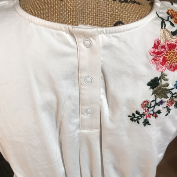 Sundance Catalog sleeveless white embroidery peplum top, size small - Picture 8 of 9